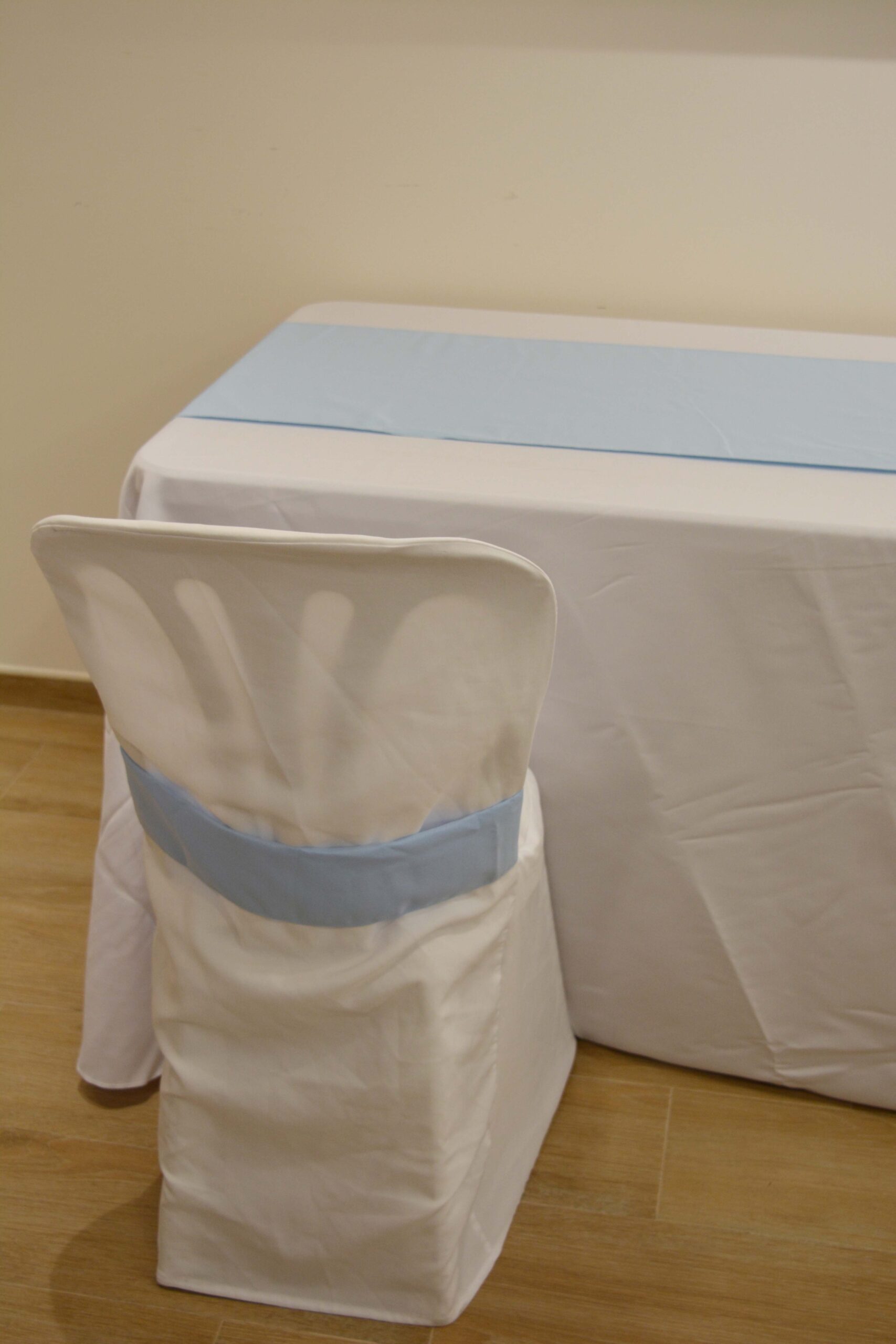 Fajín BASIC 100% poliéster para decoración de sillas.