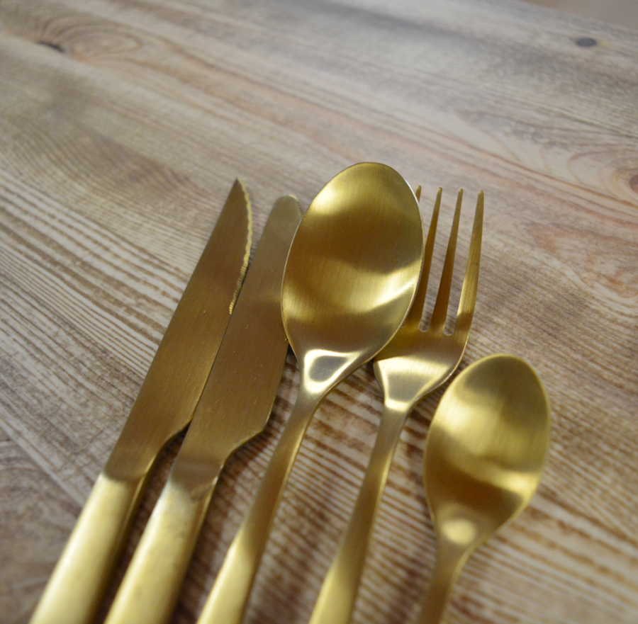 Cubertería Lisboa Oro, para eventos y hostelería.