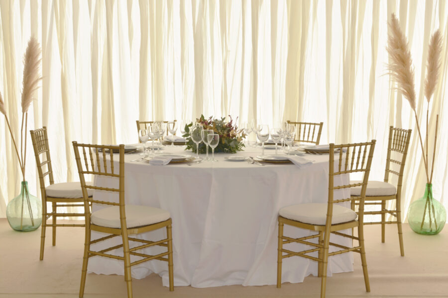 ¿Por qué elegir una mesa plegable para tu evento?