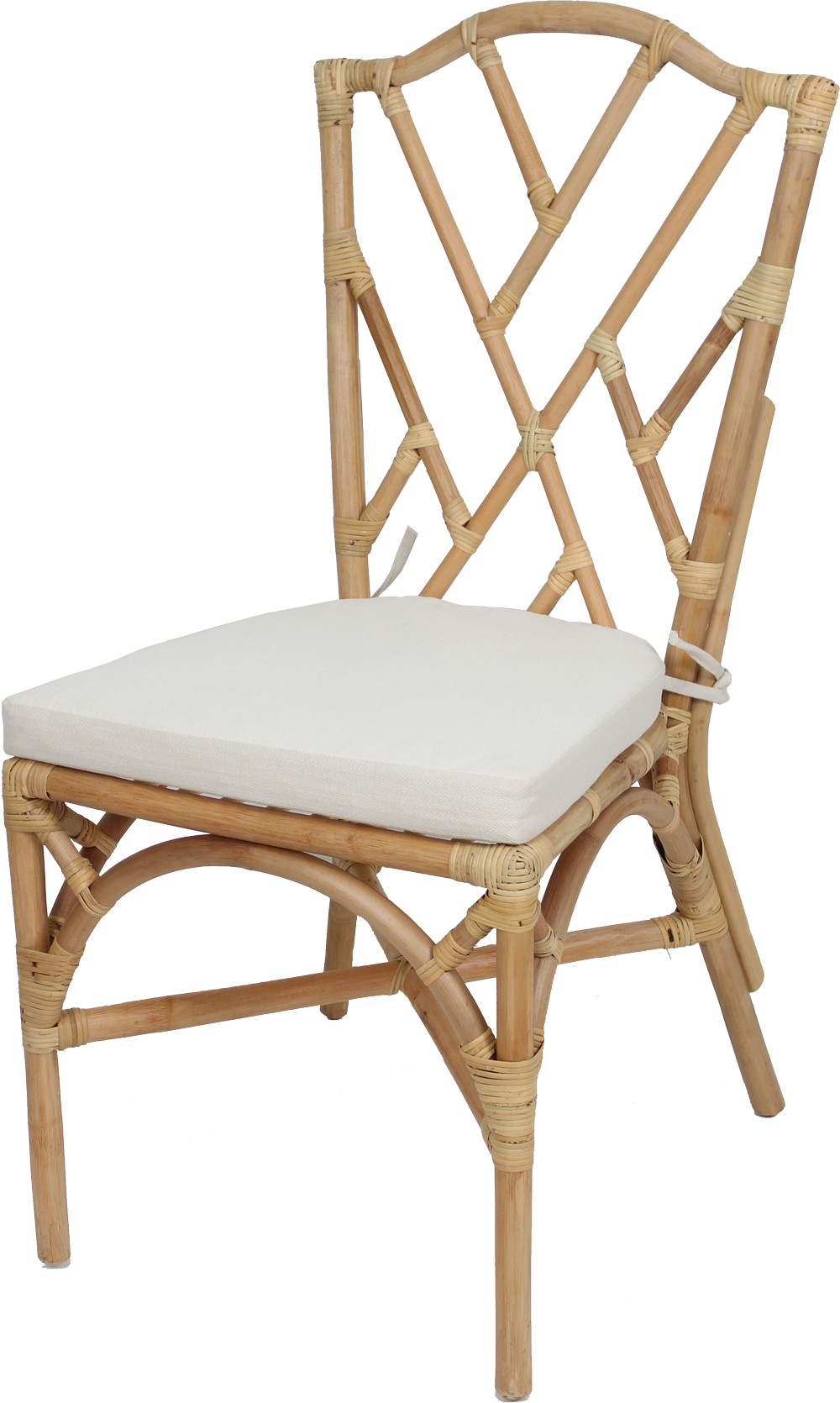 Alt Silla Chippendale para eventos y hostelería, apilable, fabricada artesanalmente con ratán natural. Cojín incluido.