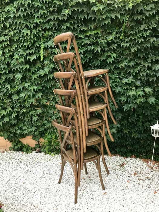 Sillas apilables para eventos y hostelería. 