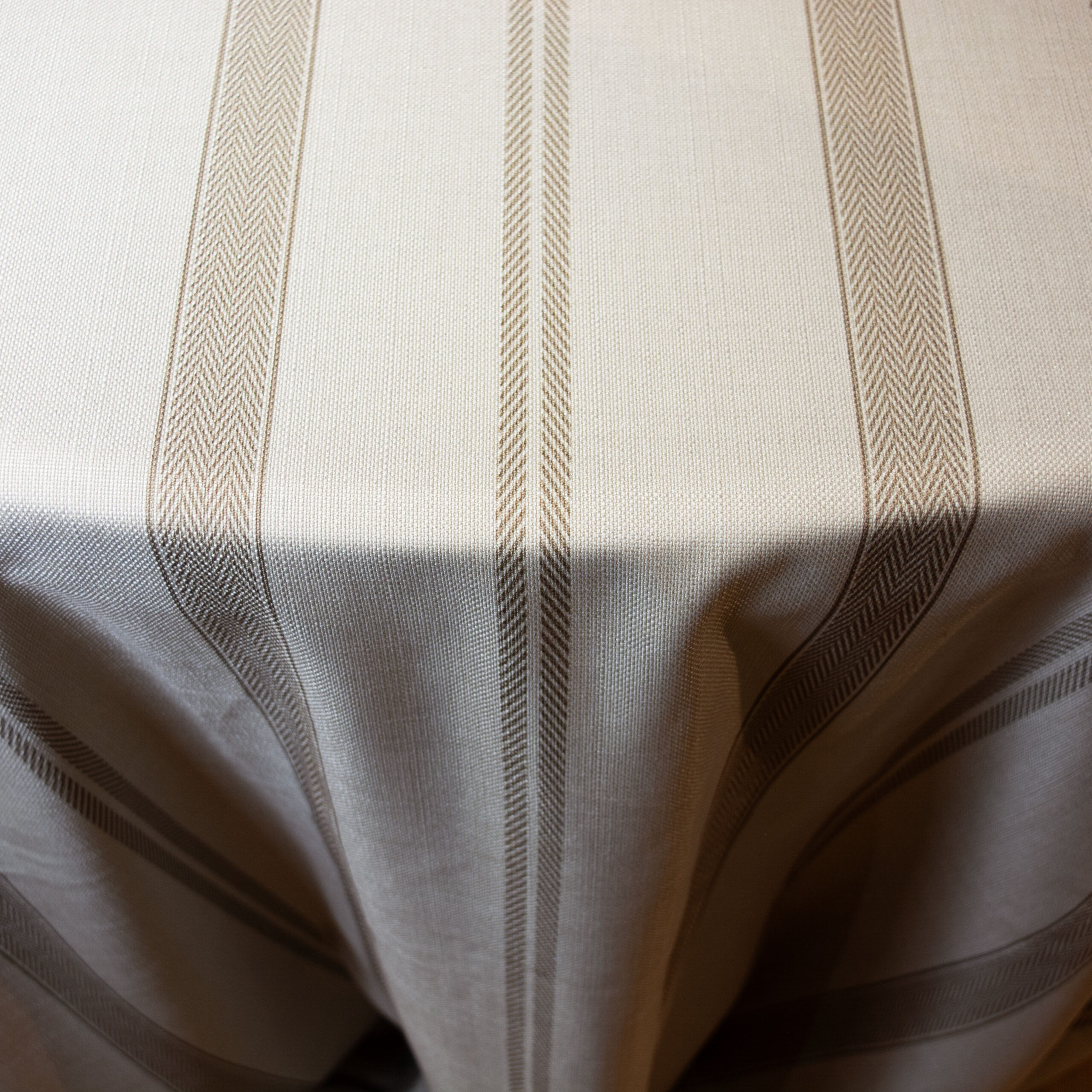 Manteles De Rayas para Eventos y hostelería. EME Mobiliario